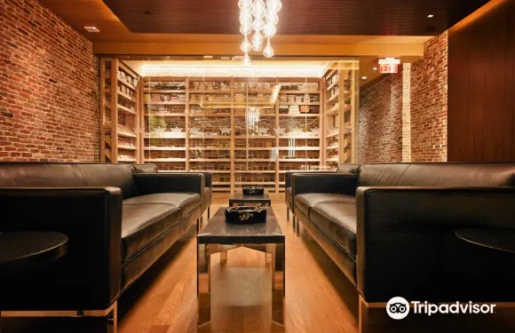 Ashton Cigar Bar