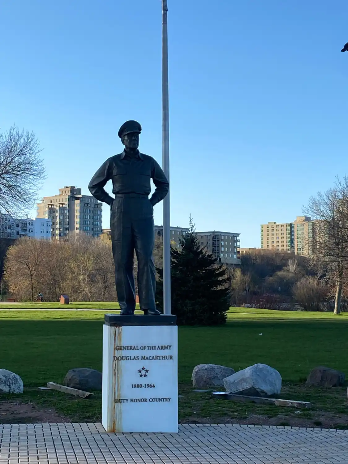 Hotels near Veterans Park