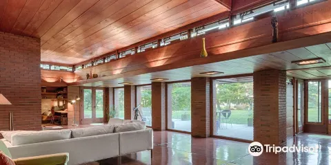 Still Bend - Bernard Schwartz House