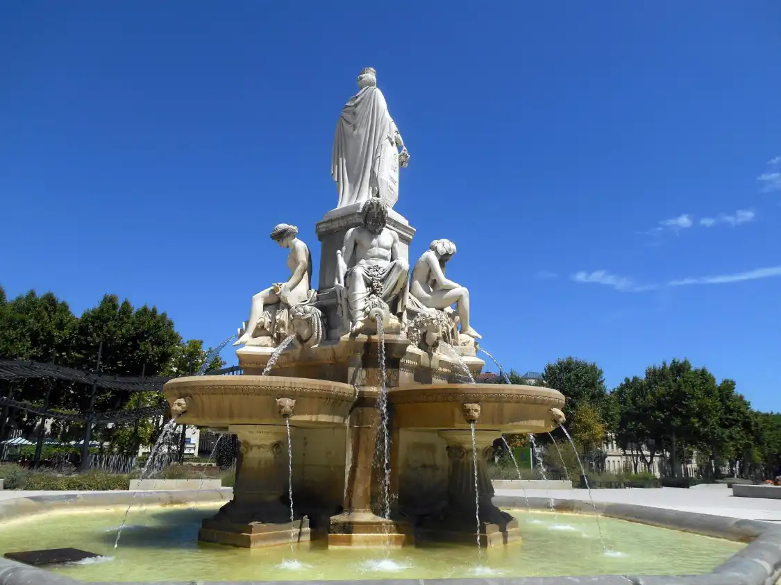 Các khách sạn gần Esplanade Charles-de-Gaulle