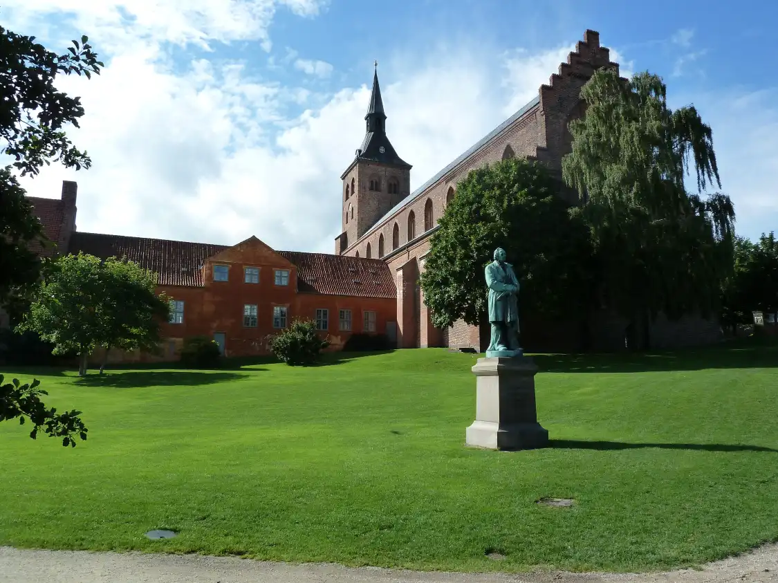 Hotels near Hans Christian Andersen Statue