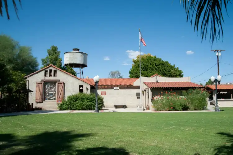 Các khách sạn gần Coachella Valley History Museum