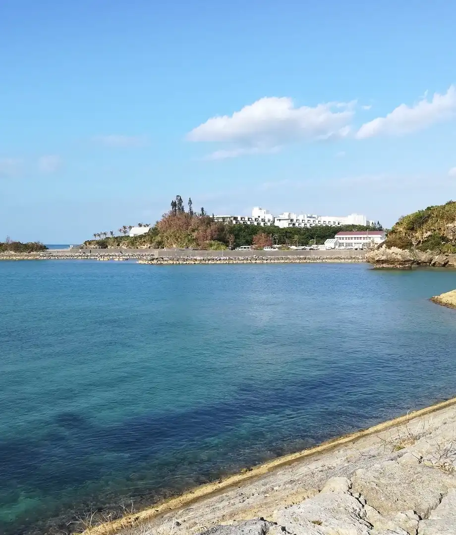 Hotels near Maeganeku Port