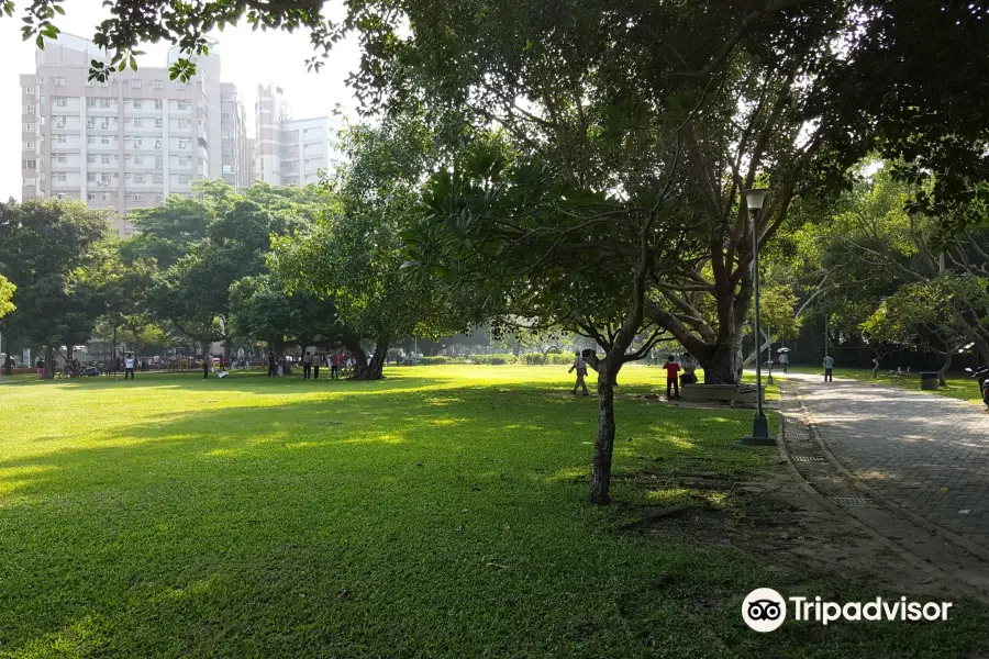 Chong Lun Park