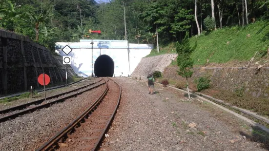 Lampegan Tunnel