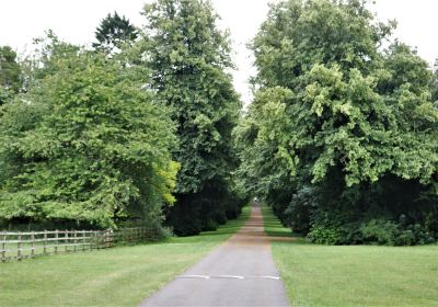 Cirencester Park - The Old Kennels Car Park