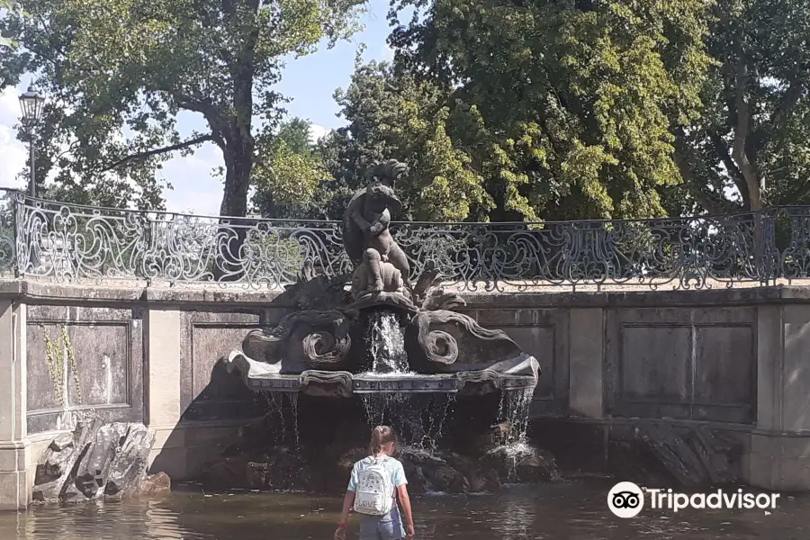 Delphinbrunnen