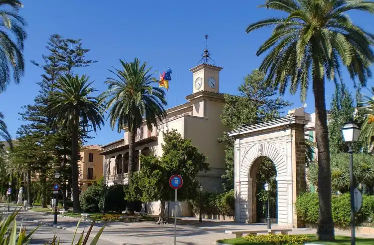 Hotels near Consolat de Mar