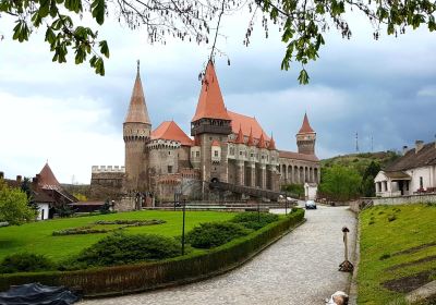 Castelul Corvinilor (Corvins' Castle)