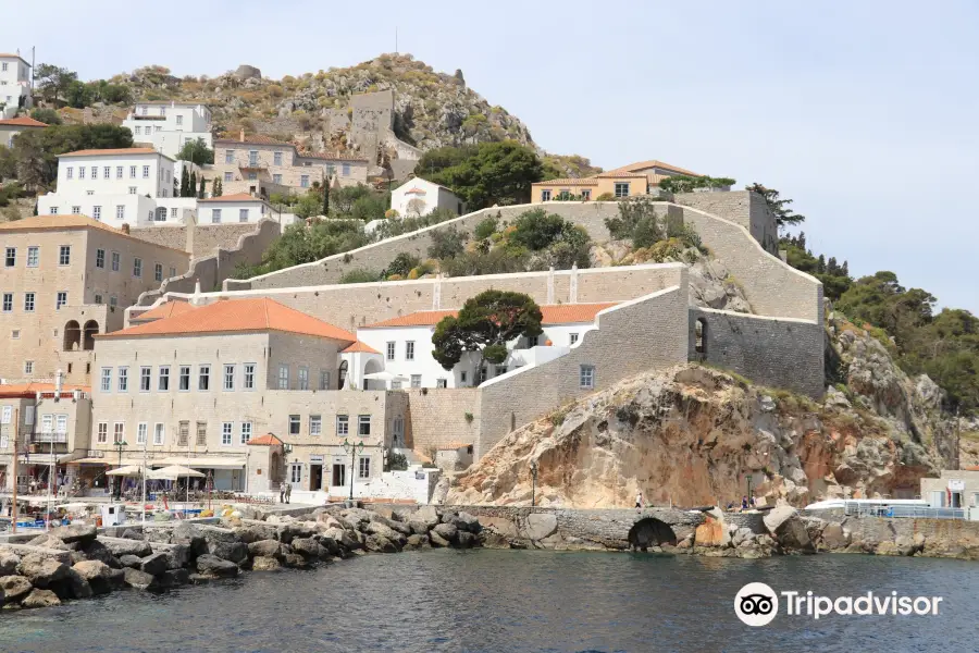 Agios Konstantinos (Church of St. Constantine)