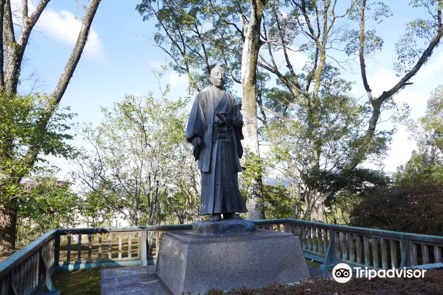 Abe Masahiro Statue