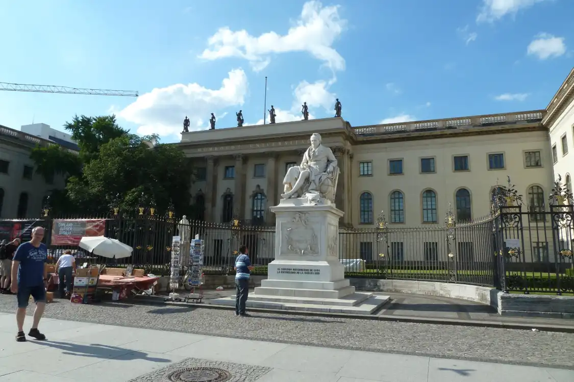 Hotel in zona Denkmal Alexander von Humboldt