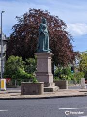 Queen Victoria Statue