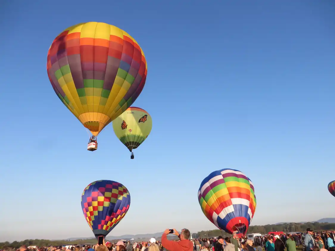 Các khách sạn gần Adirondack Balloon Festival