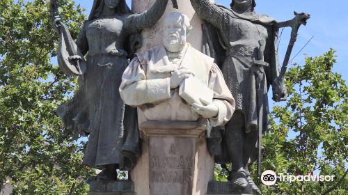 Monumento a Manuel Mila i Fontanals