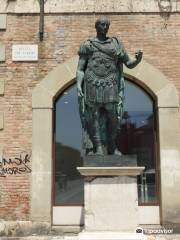 Statua di Giulio Cesare