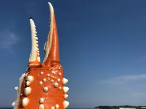 Crab Claw Statue