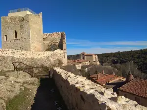 Castillo y Pueblo de Calatanazor