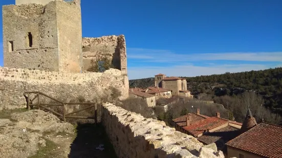 Castillo y Pueblo de Calatanazor