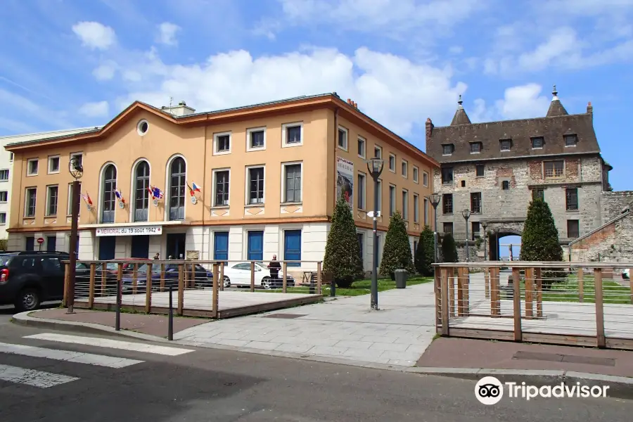 Le Memorial du 19 Aout 1942