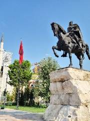 Skanderbeg Statue