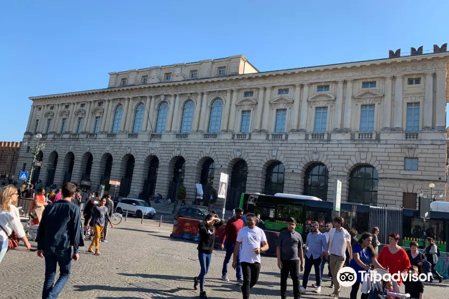 Palast der Gran Guardia