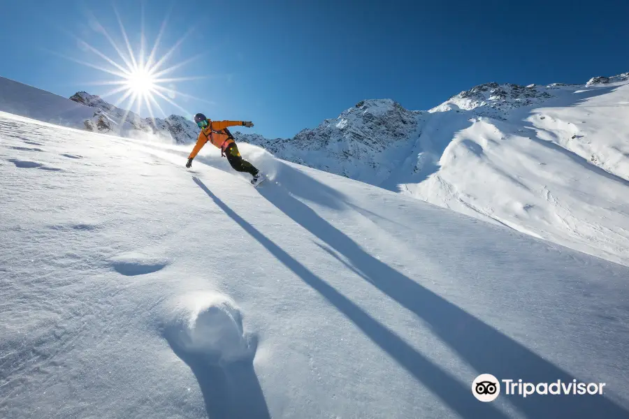 Southern Lakes Heliski