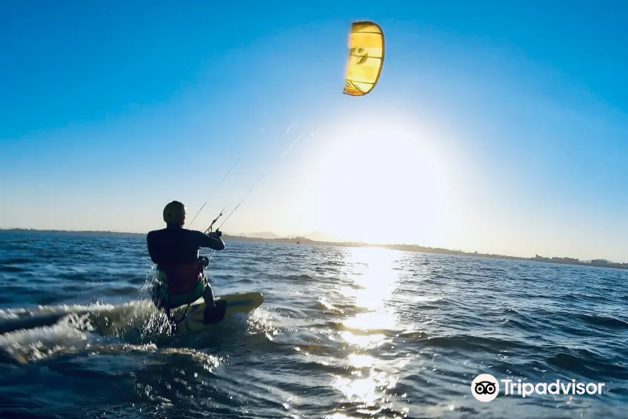 AKS School of Kitesurf