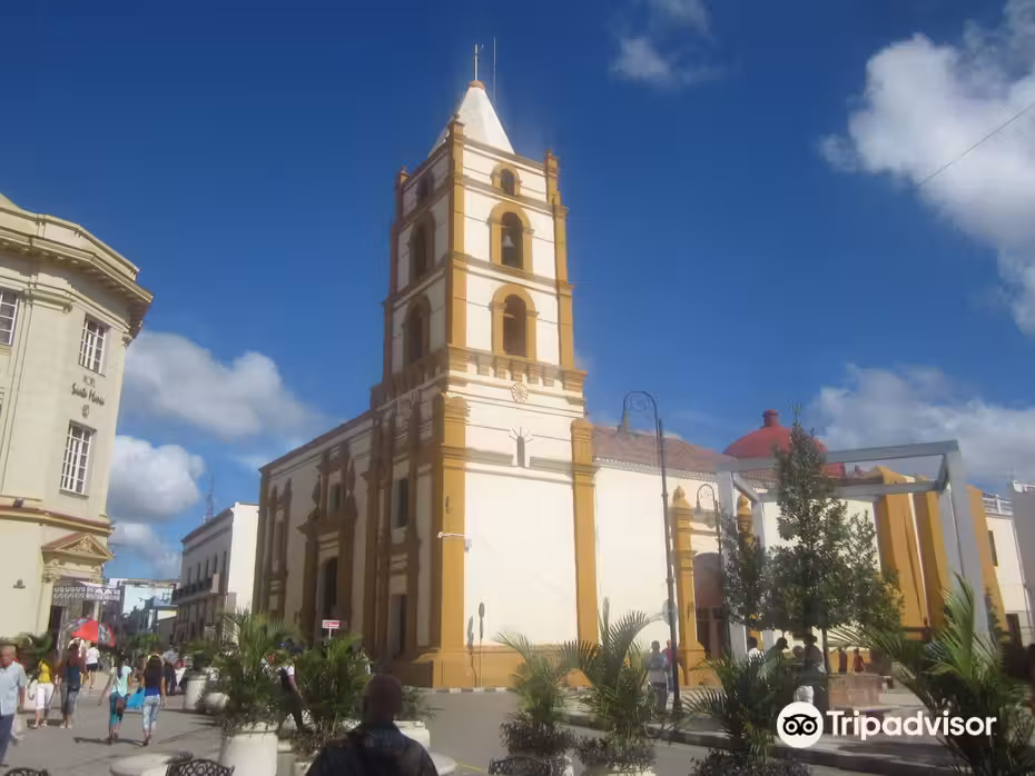 Vuelos ${{cityDName}} Camagüey