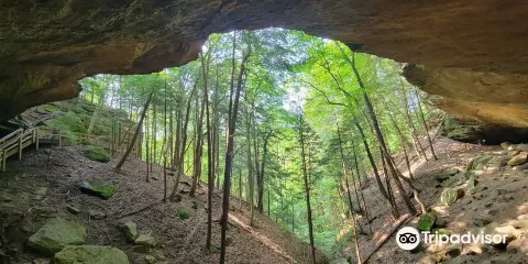Whispering Cave Trail