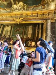 Meet The Locals - Paris & London Family Tours