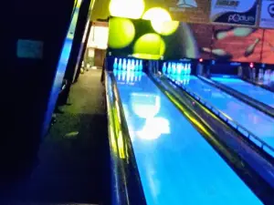 XL Bowling