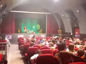 Familia Theatre