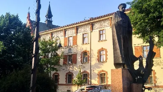 Jozef Pilsudski Statue