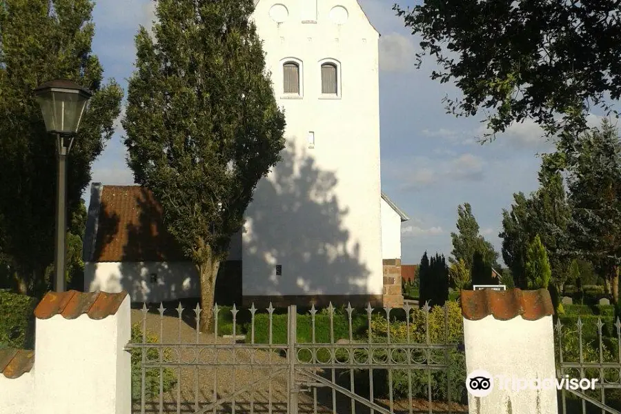 Runestenen Ved Baekke Kirke