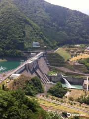 長島ダム駅