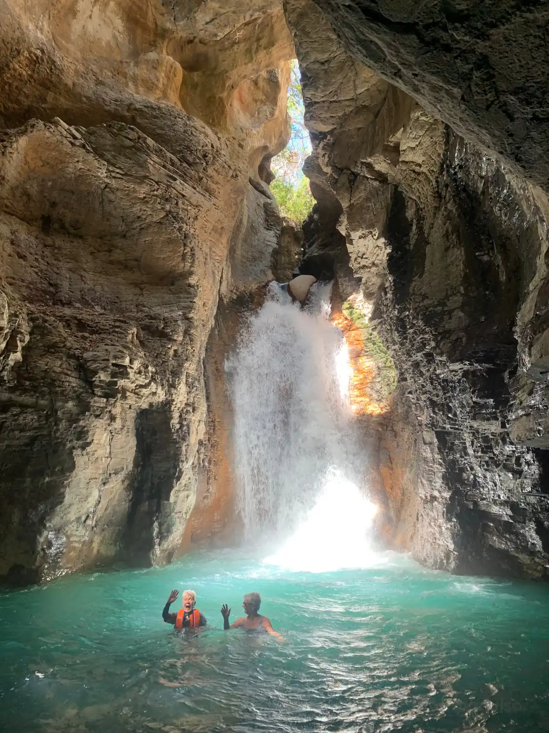 Hotels near La Leona Waterfall-Finca Curubanda Official access