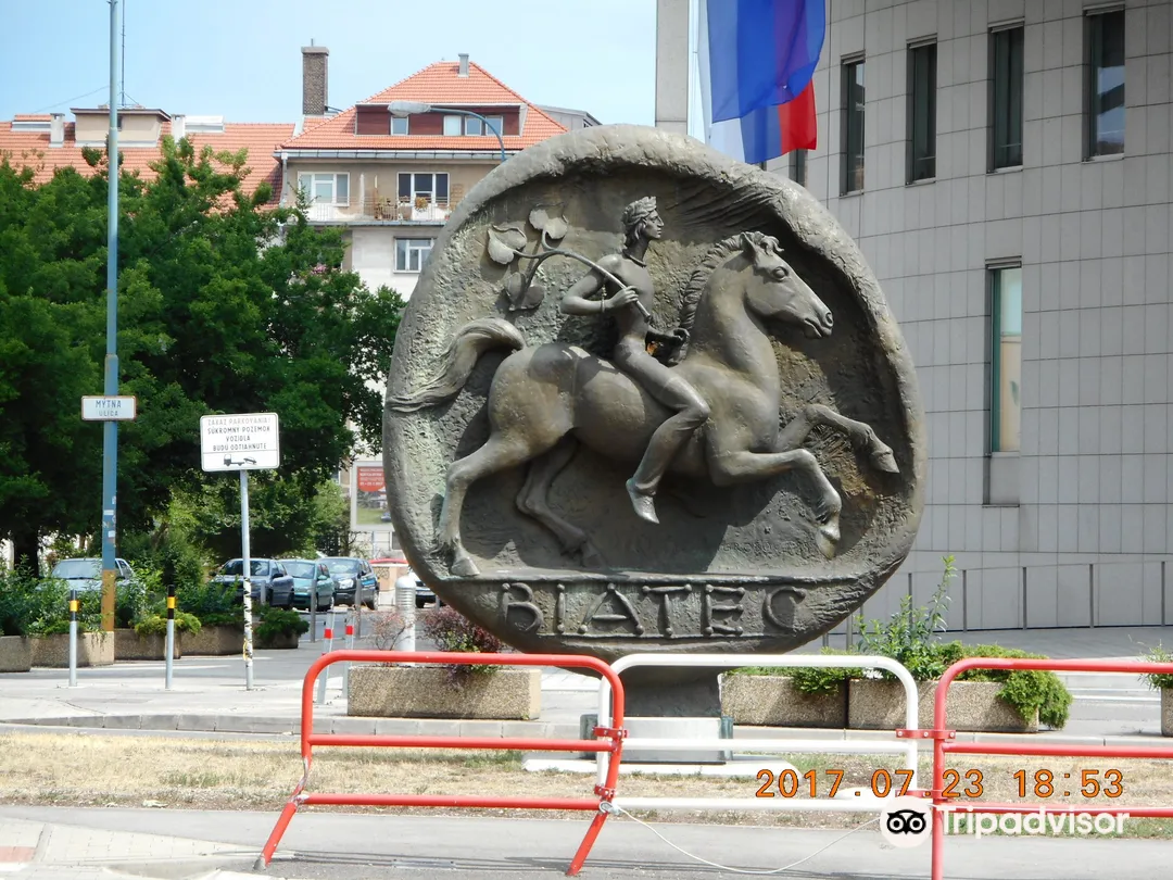 1_Monument to The Coin Biatec