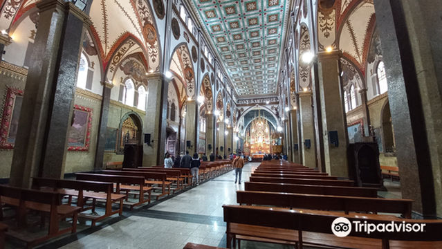 Nuestra Señora del Rosario de Agua Santa Church