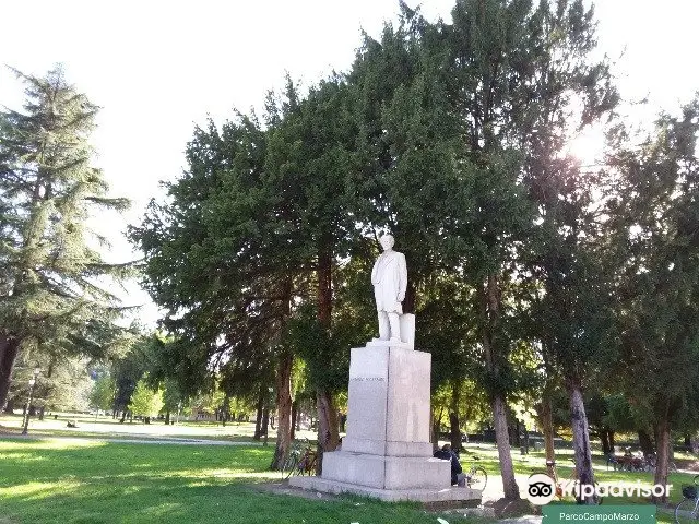 Statua di Antonio Fogazzaro