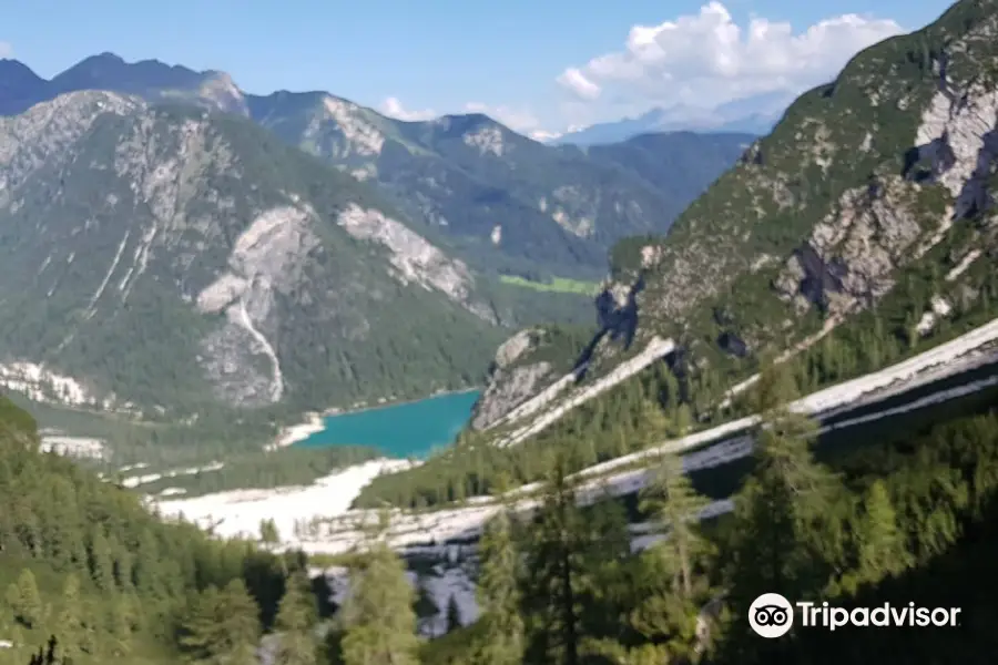 Anello del Rifugio Biella dal lago di Braies