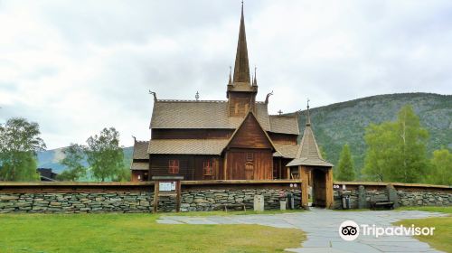 Lom Stave church