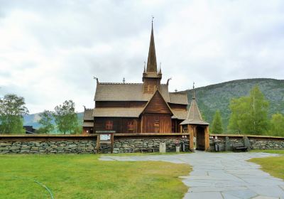 Lom Stave church