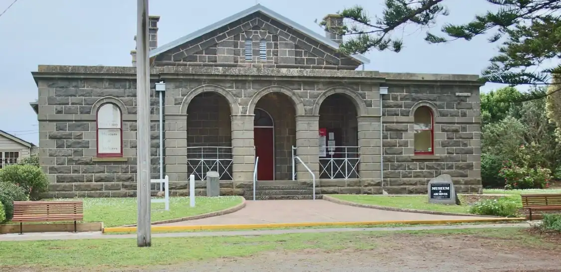 Hotels near Port Fairy Historical Society Museum and Archives