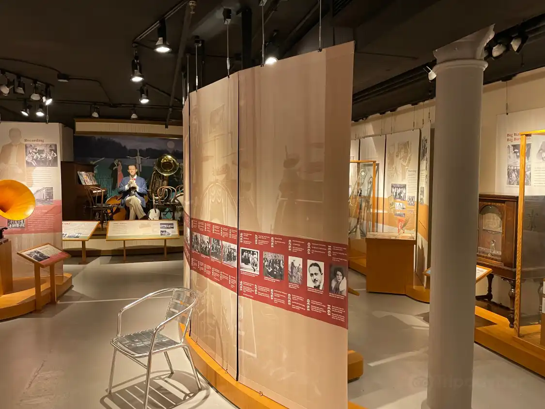 Hotels near Bix Beiderbecke Museum and Archives