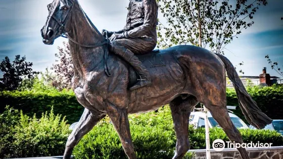 Arkle Memorial Statue