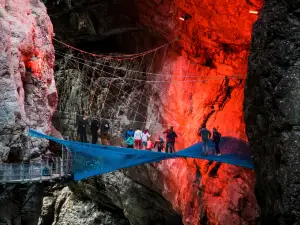 OUTDOOR - Glacier Canyon Grindelwald