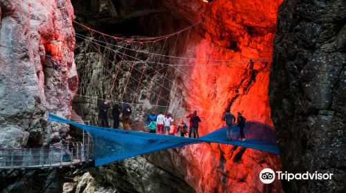 OUTDOOR - Glacier Canyon Grindelwald