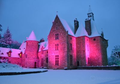 Château de Peufeilhoux: chambres d'hôtes de luxe dans un cadre haut de gamme, mariages, visites...