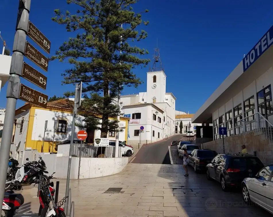 Các khách sạn gần Torre do Relógio
